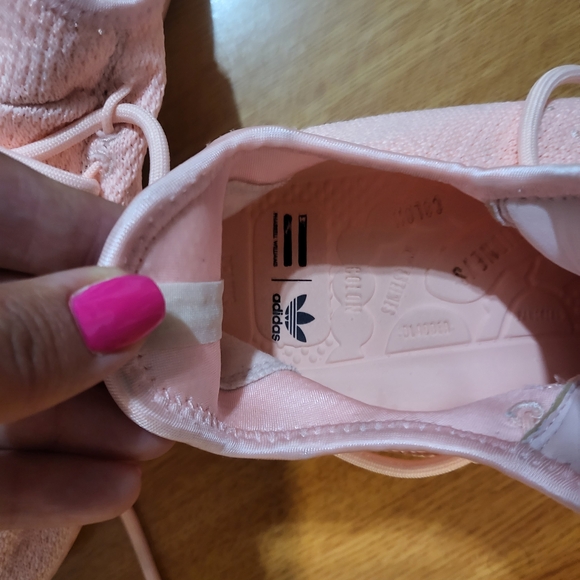 Adidas  Pink Minimalist Sneakers Lightweight Knit - Picture 3 of 7
